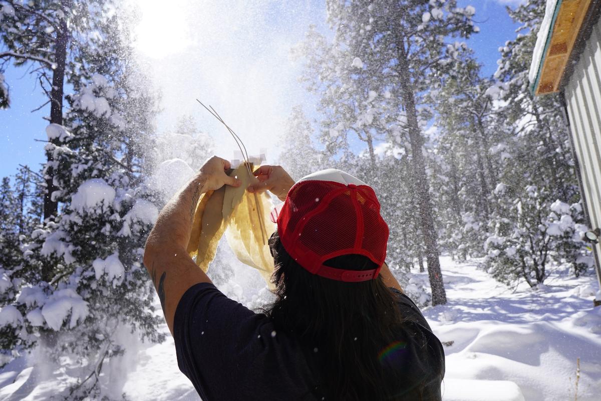 Eseri Hammer Müzesi’nde sergilenecek olan Cannupa Hanska Luger.
CANNUPA HANSKA LUGER: © CANNUPA HANSKA LUGER, HAMMER MÜZESİ