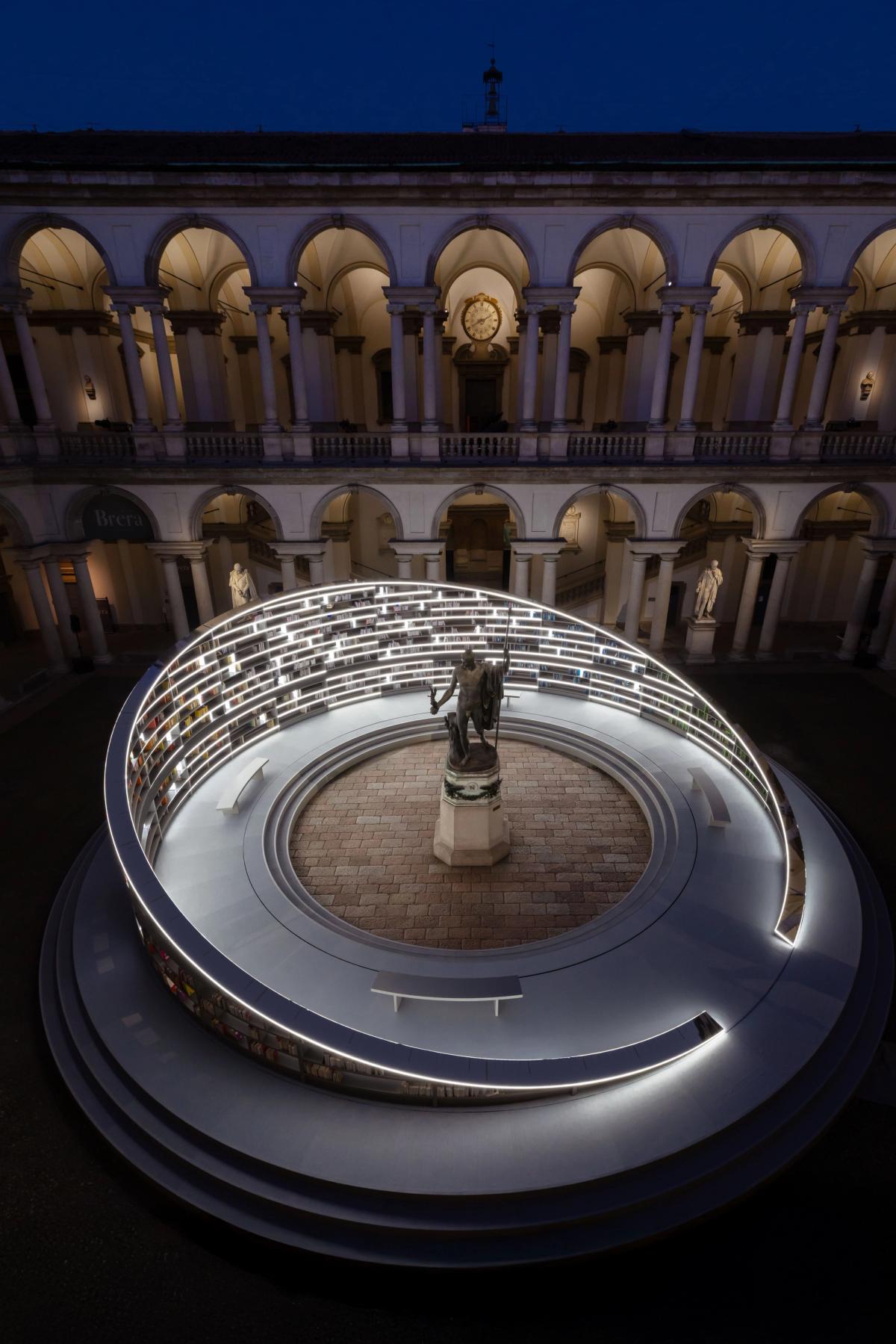 “LIBRARY OF LIGHT”: © ES DEVLIN“