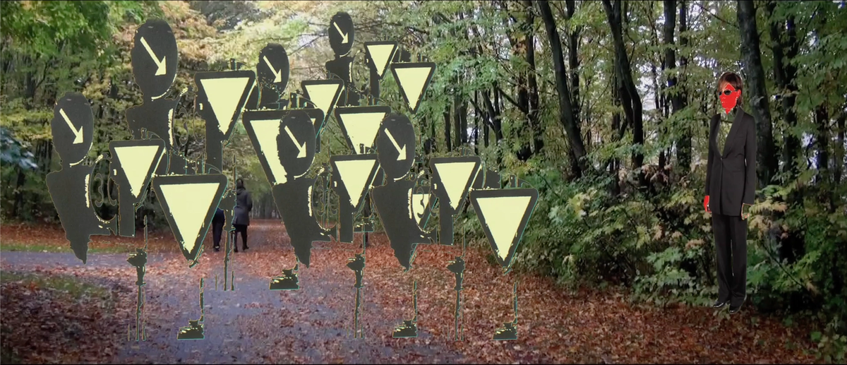 Aksoy “Duble Ayar”da başka bir ülkede yaşamak zorunda kalan insanın uyum sürecini metaforik olarak ele alıyor.
© GÜLÇIN AKSOY