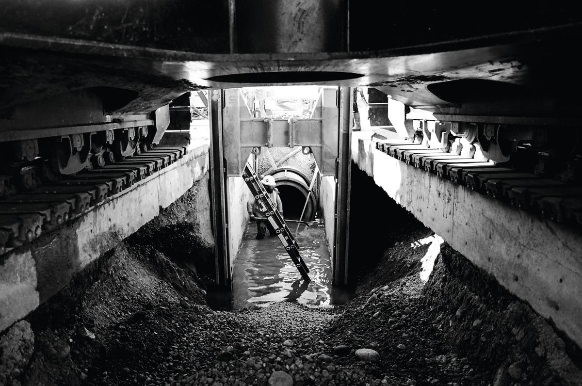 Sanat olarak inşaat mühendisliği: Lauren Bon’un devam etmekte olan Bending The River (Nehri Bükmek) projesi. 
BENDING THE RIVER: © LAUREN BON