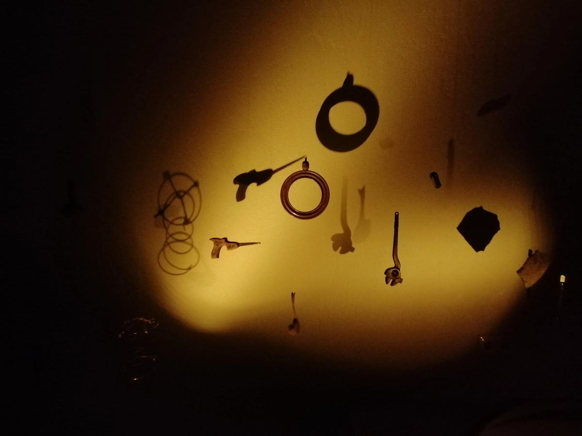 Bilal Yılmaz & Lydia Chatziiakovou, Shadows Of Crafts, Enstalasyon, 2022. 