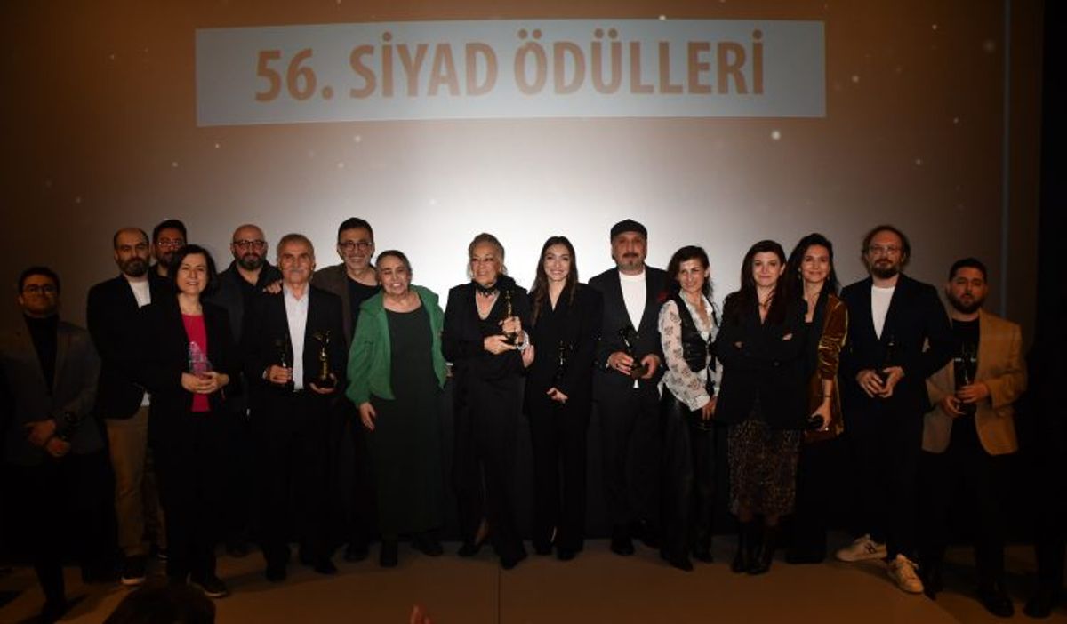 Sinema Yazarları Derneği’nin (SİYAD) yılın en iyilerini seçtiği 56. Türkiye Sineması Ödülleri, İstanbul Modern’de düzenlenen törenle sahiplerini buldu.

Fotoğraf: SİYAD