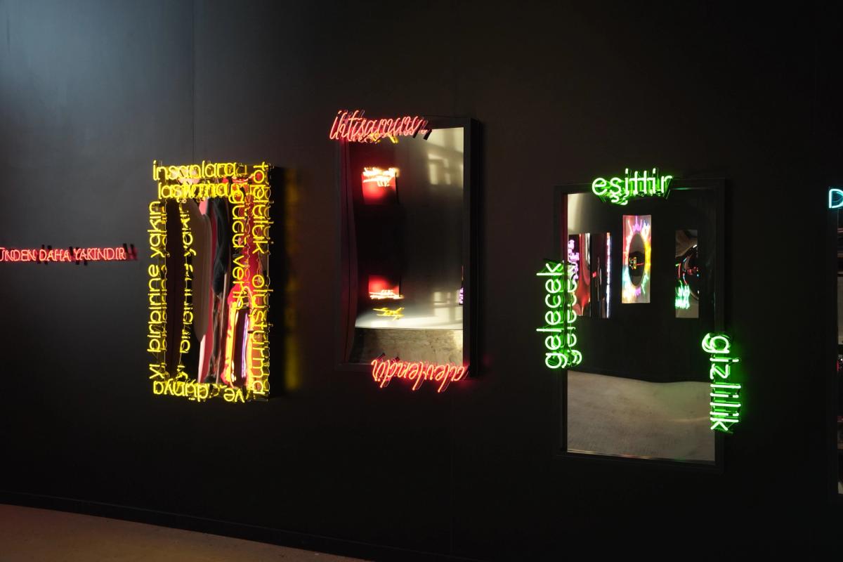 Sanatçılar: Ardan Özmenoğlu & Fırat Engin
Küratör: Hasan Bülent Kahraman