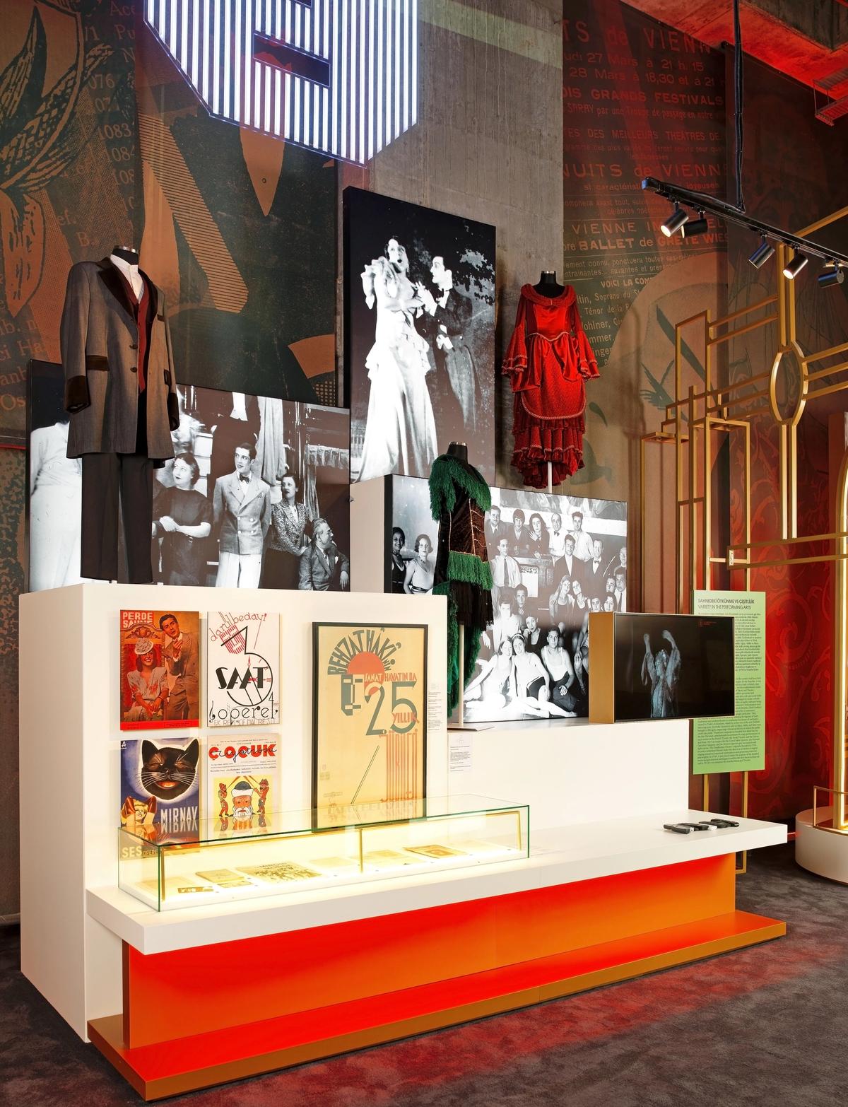 Cumhuriyetin Yüzü, 2 Haziran tarihine kadar Galataport’ta, O2 Blok’ta ziyaret edilebilir.
Fotoğraf: Borusan Kocabıyık Vakfı