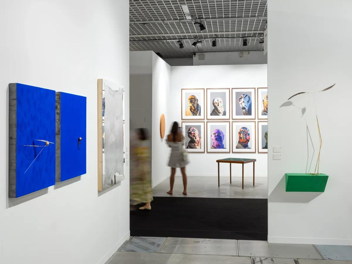 Pietro Sparta ve Mennour stantları, artmonte-carlo 2023.
© ARTMONTE-CARLO