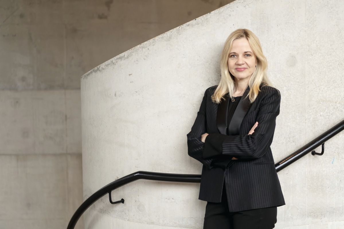 Karin Hindsbo: “Daha genç ziyaretçiler görmeyi ve çeşitliliği, yani ziyaretçilerimizin toplumumuzu temsil etmesini istiyoruz.”
© TATE PHOTOGRAPHY, JAI MONAGHAN