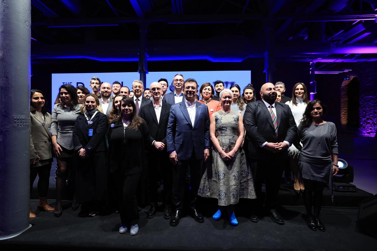 Artİstanbul Feshane, kapılarını, dünyanın en çok ziyaret edilen müzelerinden biri olan Tate Müzesi’nin ‘Dinamik Göz: Optik ve Kinetik Sanatın Ötesinde sergisine açtı.