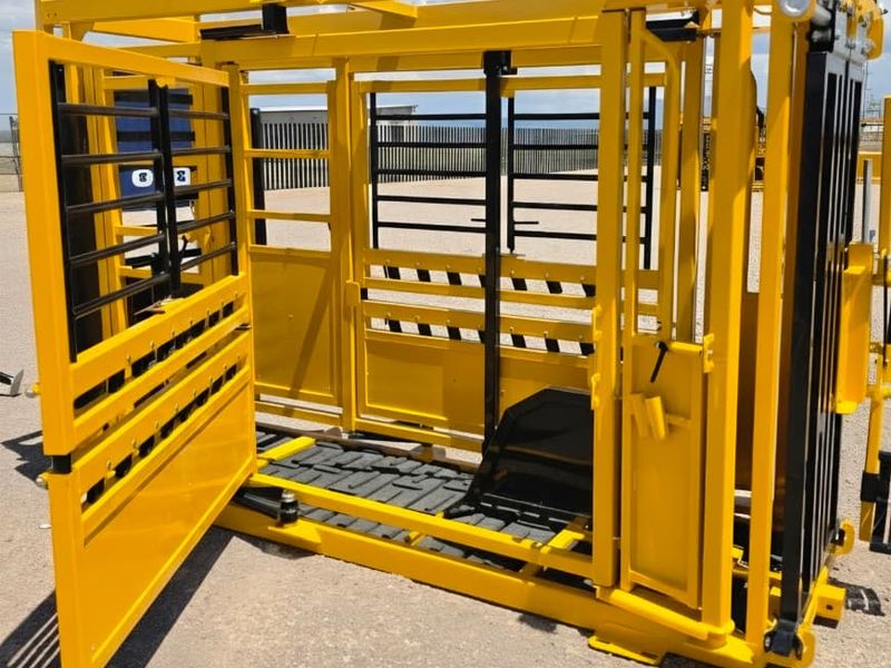 Compuerta abierta para acceder al ganado