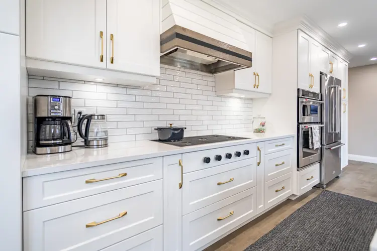 white shaker kitchen