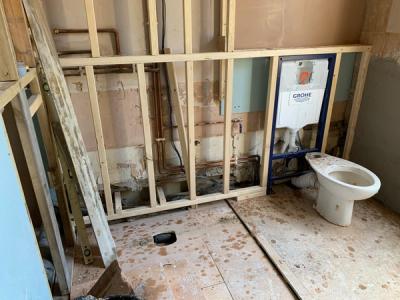 Early stage wetroom construction