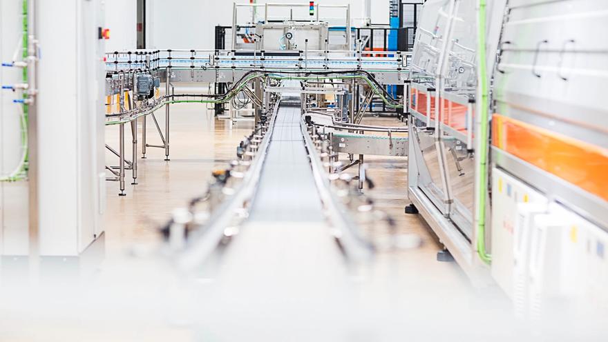 Why Is Manufacturing Hiring Stalled in 2026 and What Should Your Company Do About It?
