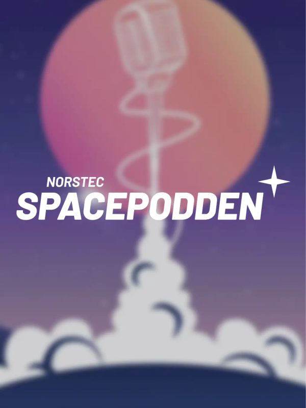 Illustration of a rocket launching into the sky with a microphone as the rocket, labeled ‘Spacepodden’ and featuring the NORSTEC logo.