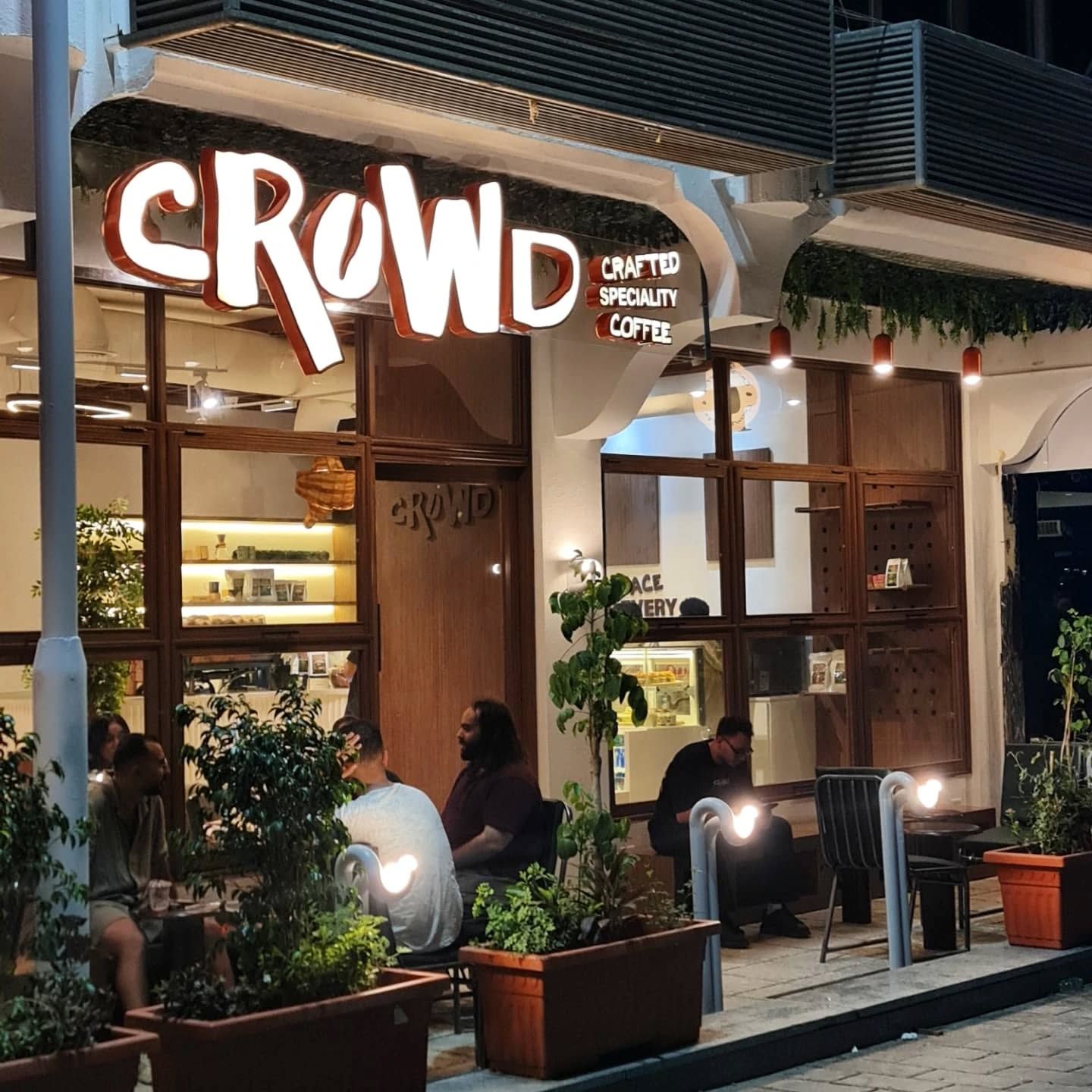 Crowd Cafe - Gallery Image 9