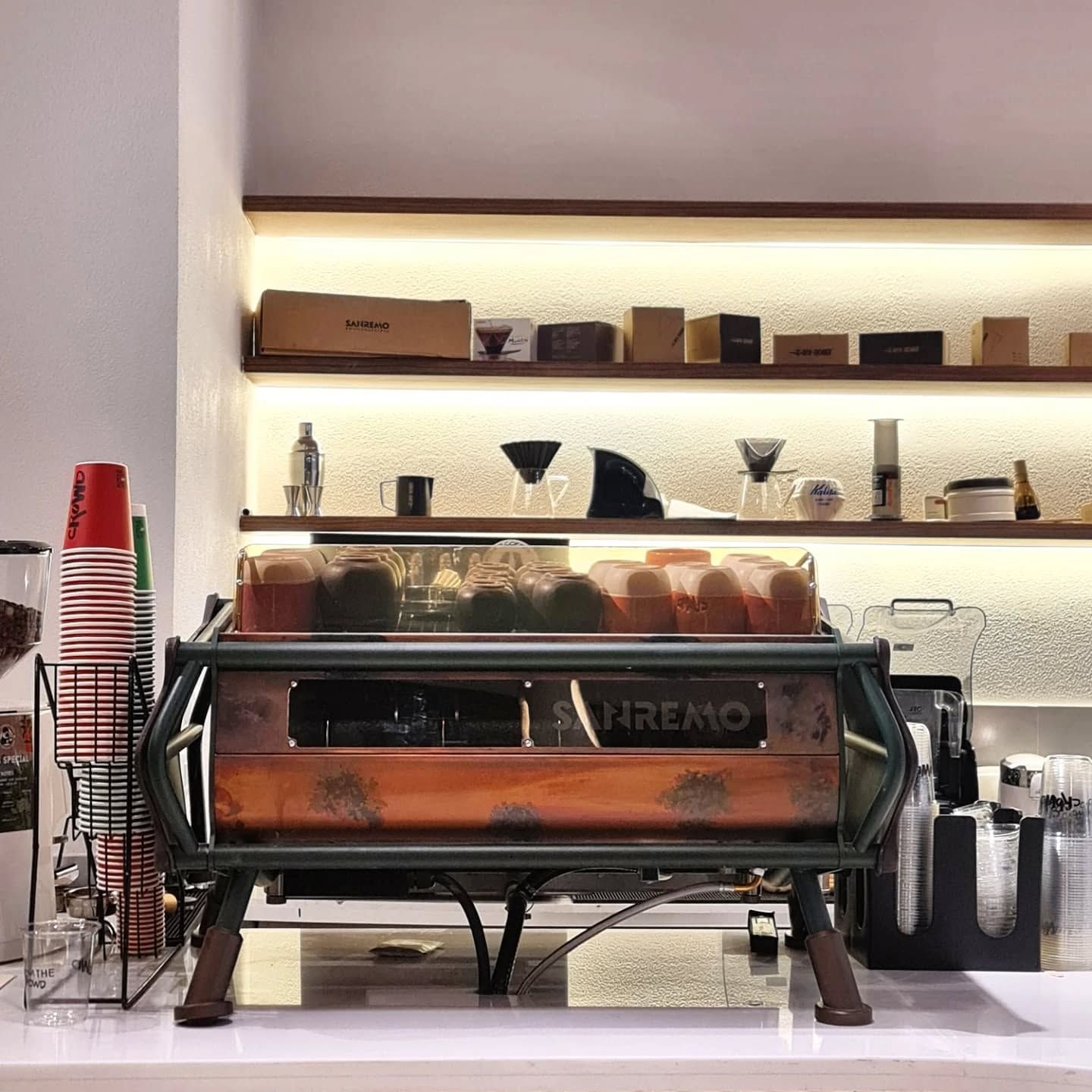 Crowd Cafe - Gallery Image 2