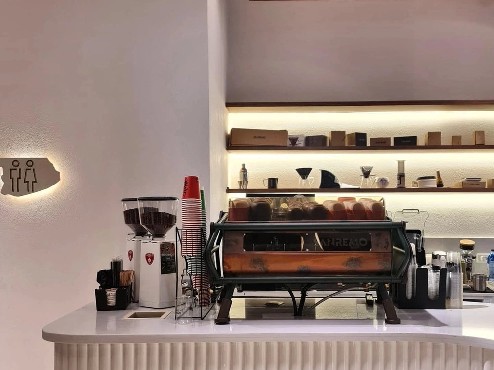Crowd Cafe - Gallery Image 1
