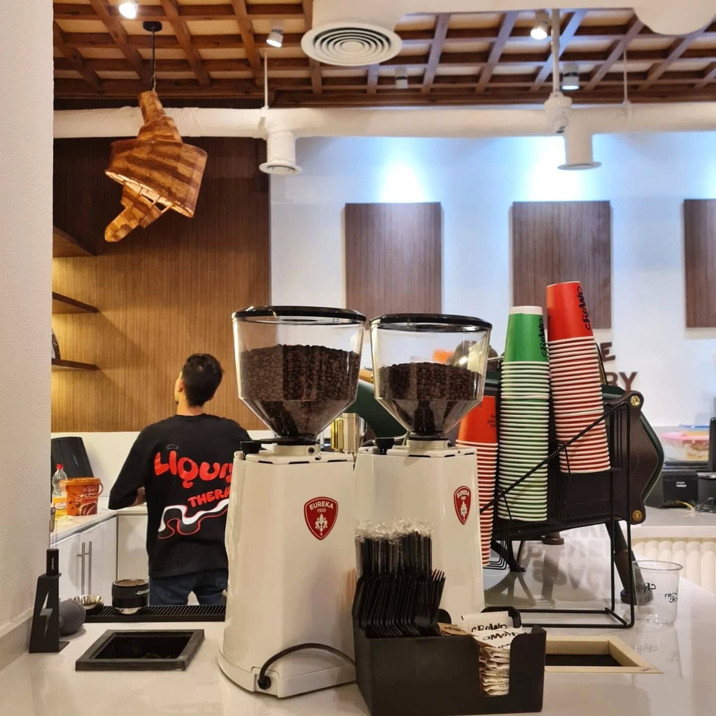 Crowd Cafe - Gallery Image 3