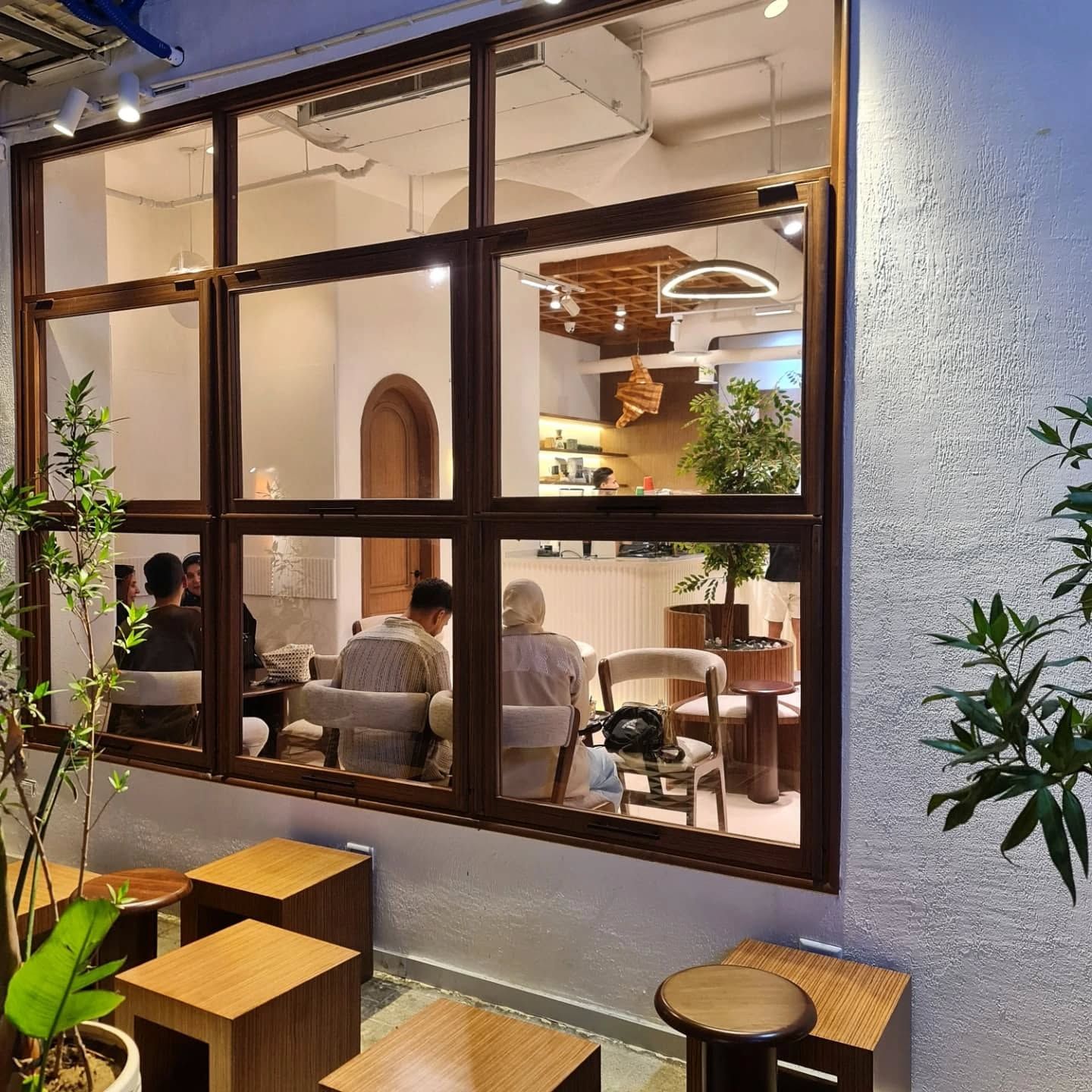 Crowd Cafe - Gallery Image 8
