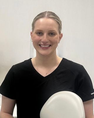 Image of Dr Eliza Santalucia, your local dentist.