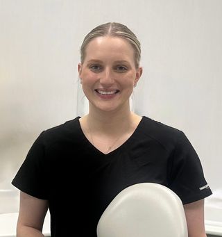 Image of Dr Eliza Santalucia, your local dentist.