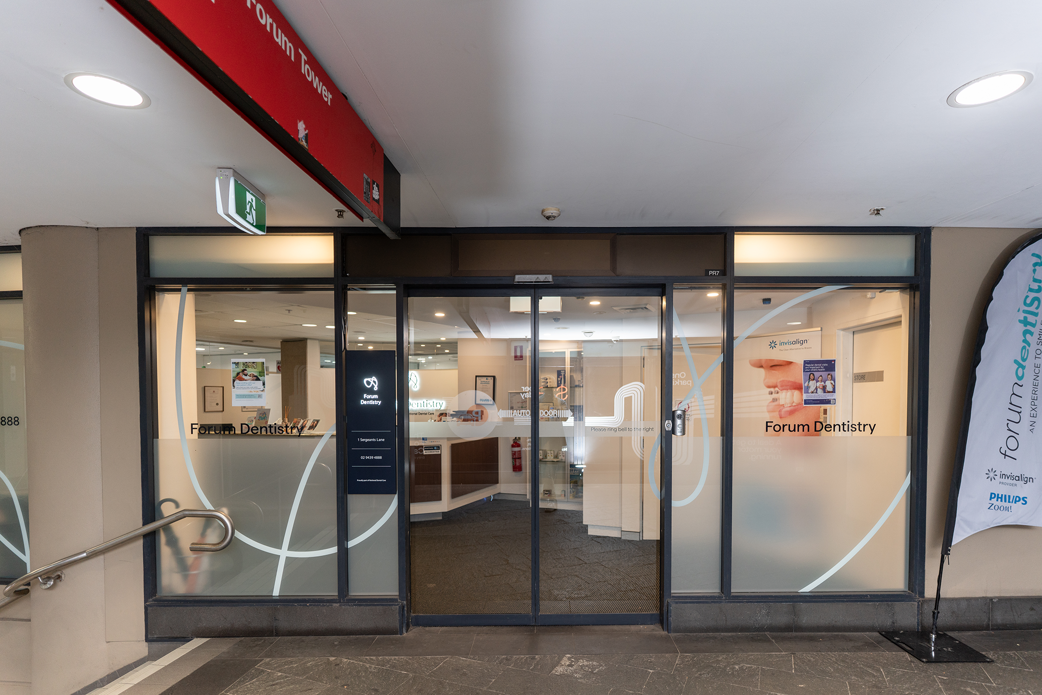 Image of the entrance of our dental practice, Forum Dentistry.