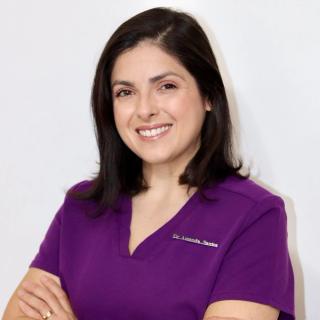 Image of Dr Amanda Santos, your local dentist.