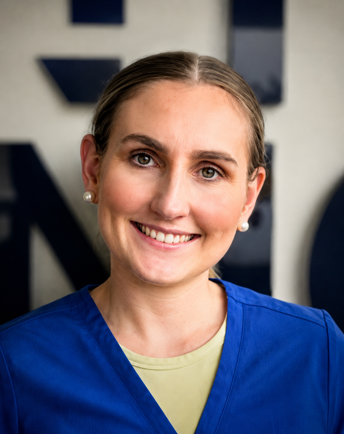 Image of Dr Darcy Sayre, your local dentist.
