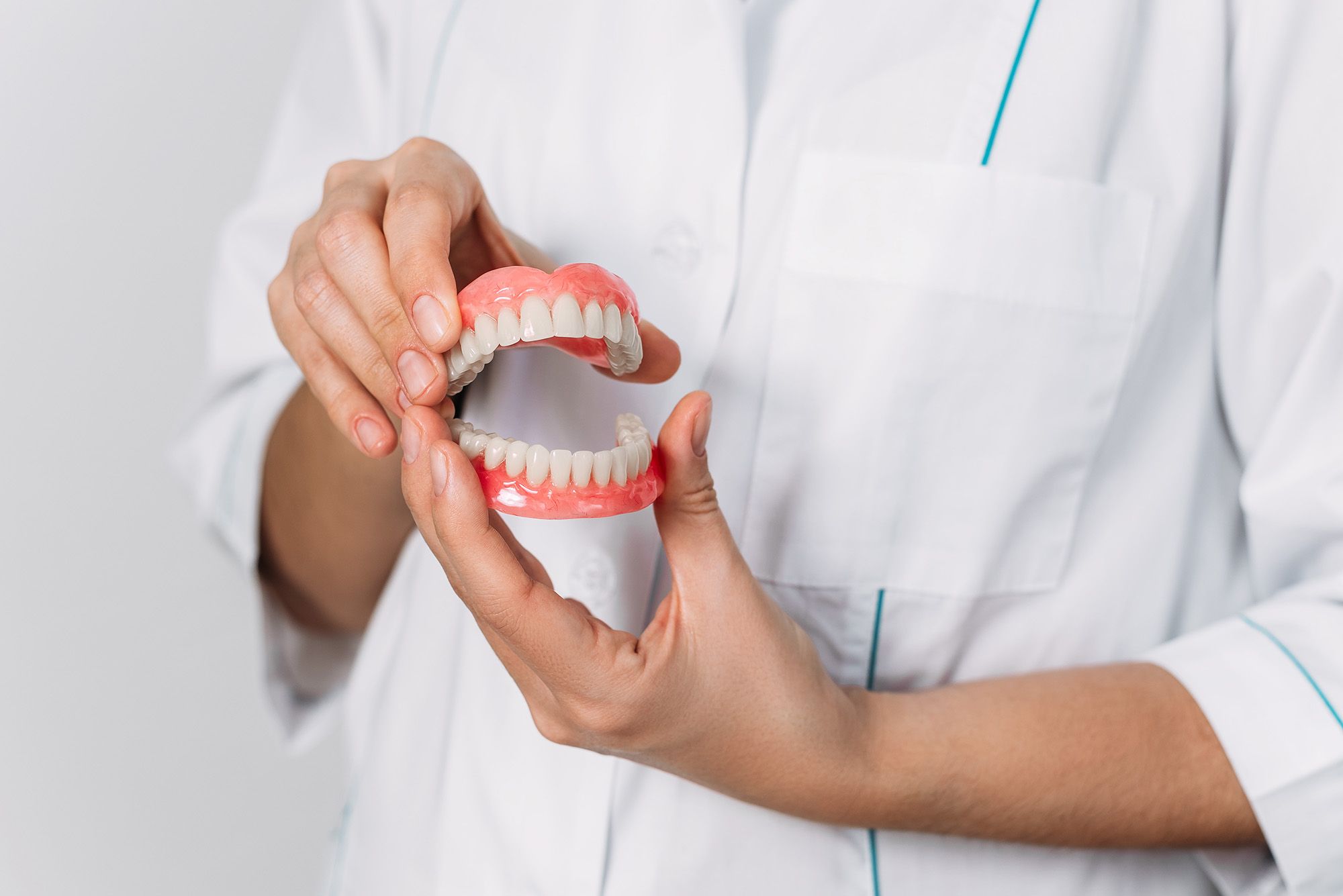 What to know about false teeth?