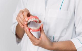 What to know about false teeth?