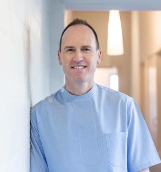 Dr Tim Nicholls - Dentist