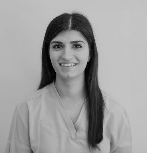 Dr Parnian Zareie - Dentist