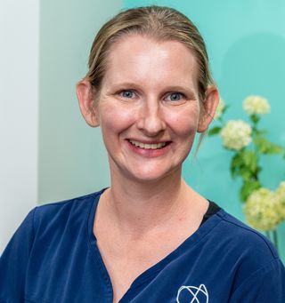 Dr Stephanie Walls - Dentist