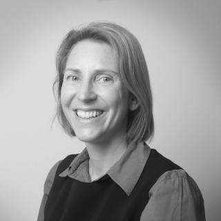 Image of Dr. Louise Johnson, dentist.