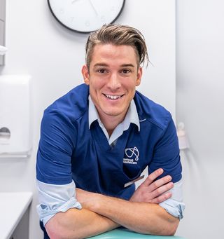 Dr John Roberts-Thomson - Dentist