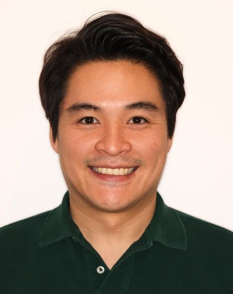 Image of Dr Chris Lee, your local dentist.