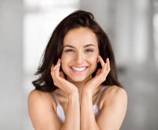 Transform your smile with our cosmetic offer.