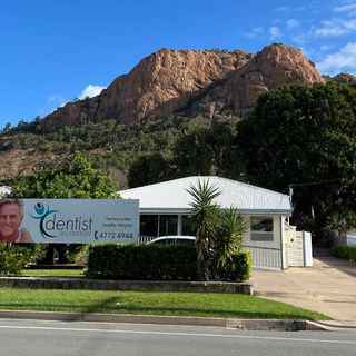 Visit Your Practice - Entrance of Dentist on Paxton