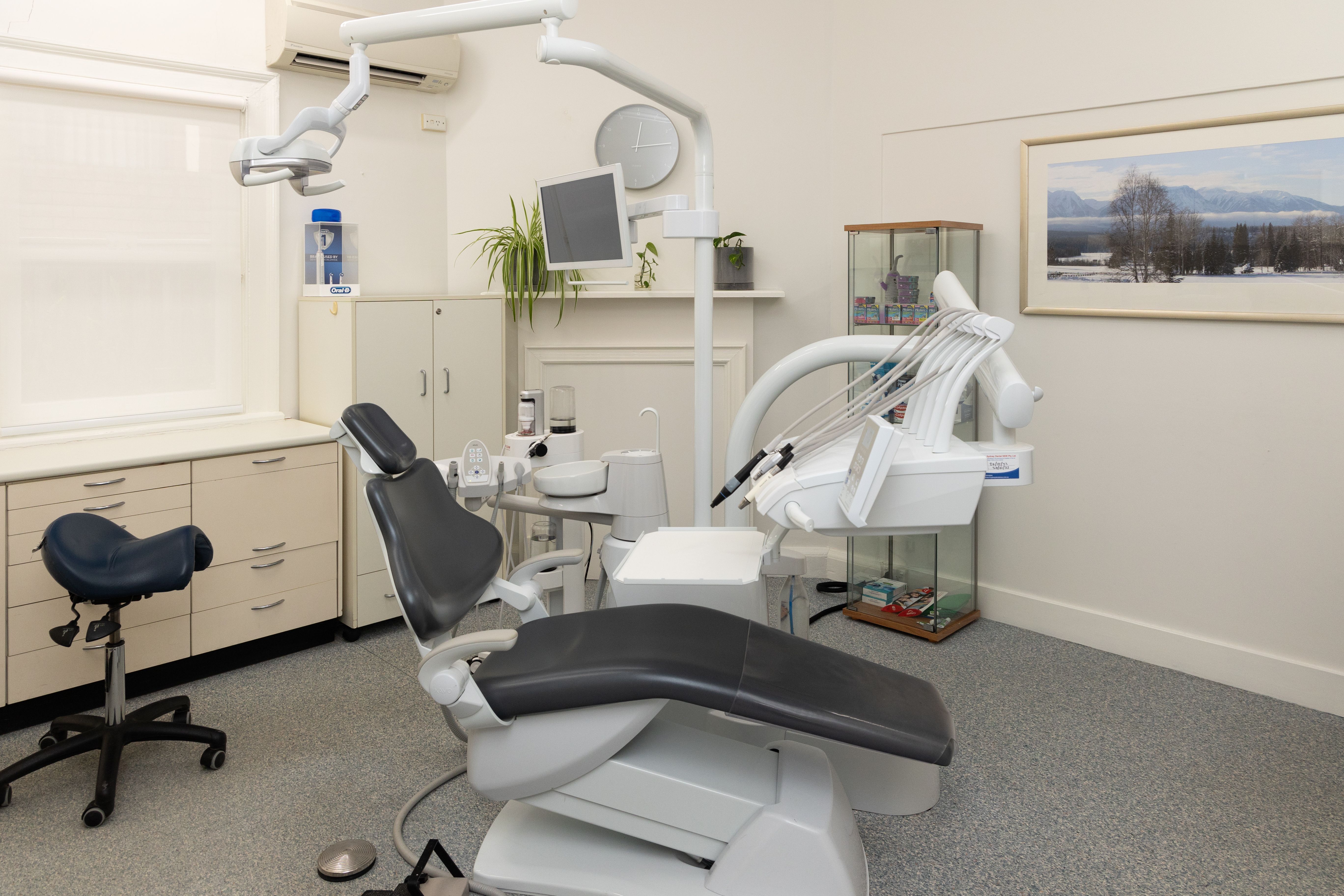Image of our dental room with modern technology and best facilities.