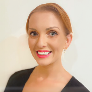 Dr Bethany Mylchreest - Dentist