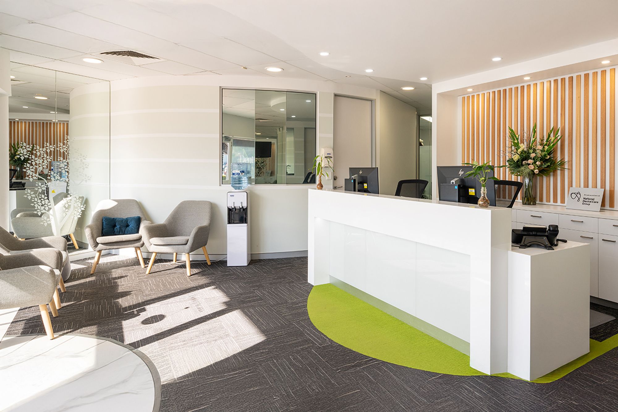 Image of DentArana's receptionist area.