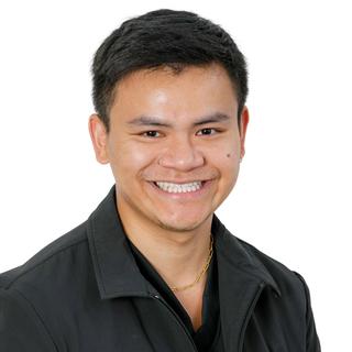 Dr Vishi Peung - Dentist