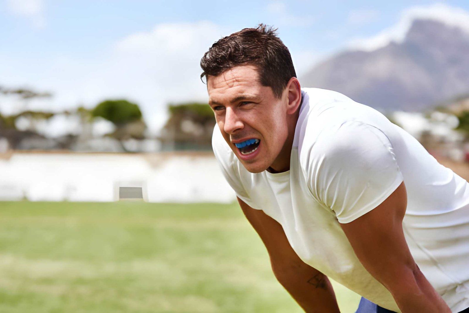 How does a dental mouthguard work?