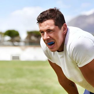 How does a dental mouthguard work?