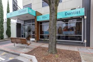 The entrance to our Hughesdale dental clinic.