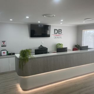DB Dental Craigie entrance and reception