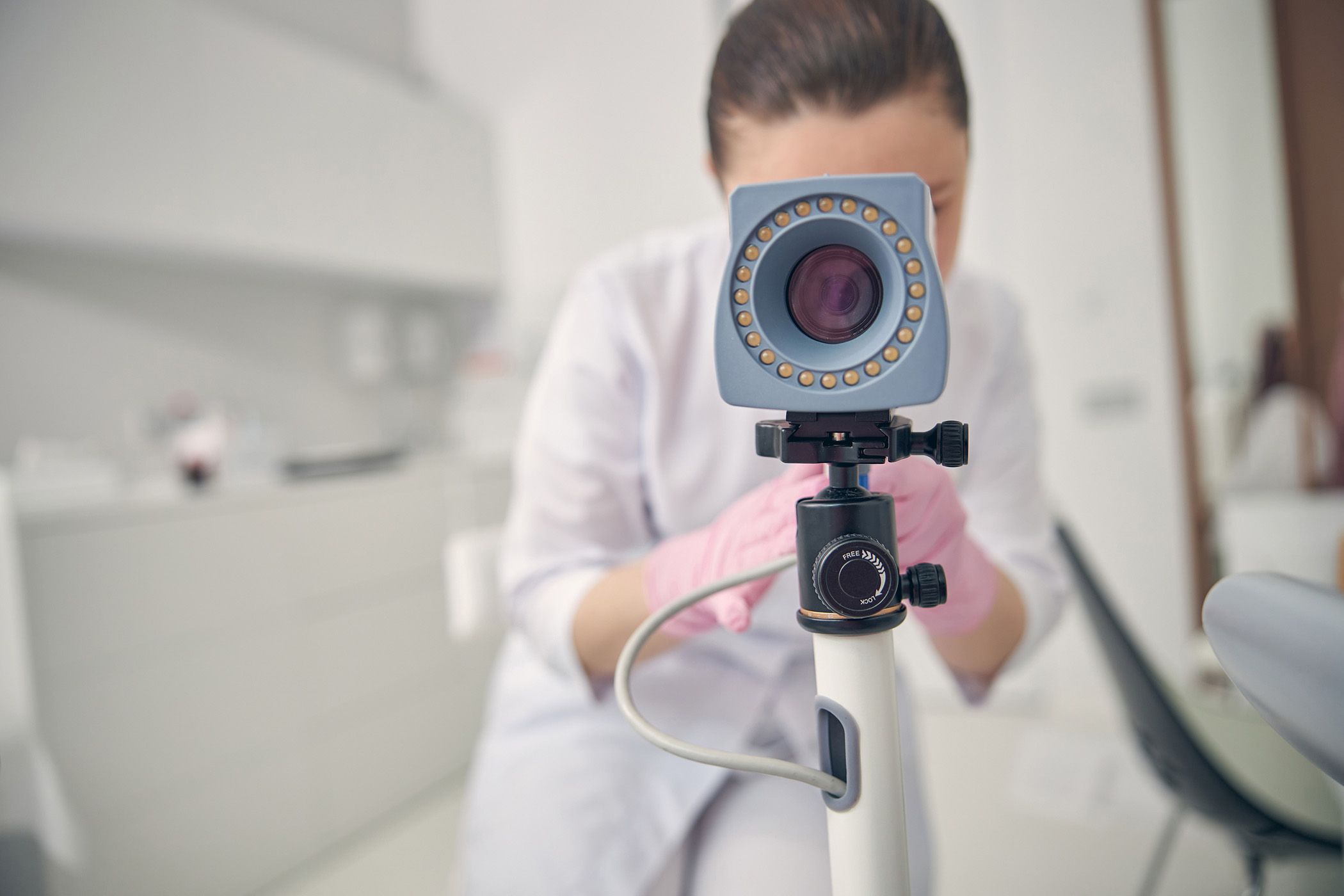 Image of a DIAGNOdent camera.