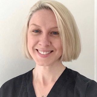 Dr Helen Muller - Dentist