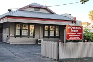 Image of the entrance of our dental clinic on McCrae Street.