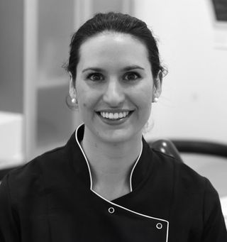 Dr Sigourney Henneker - Dentist