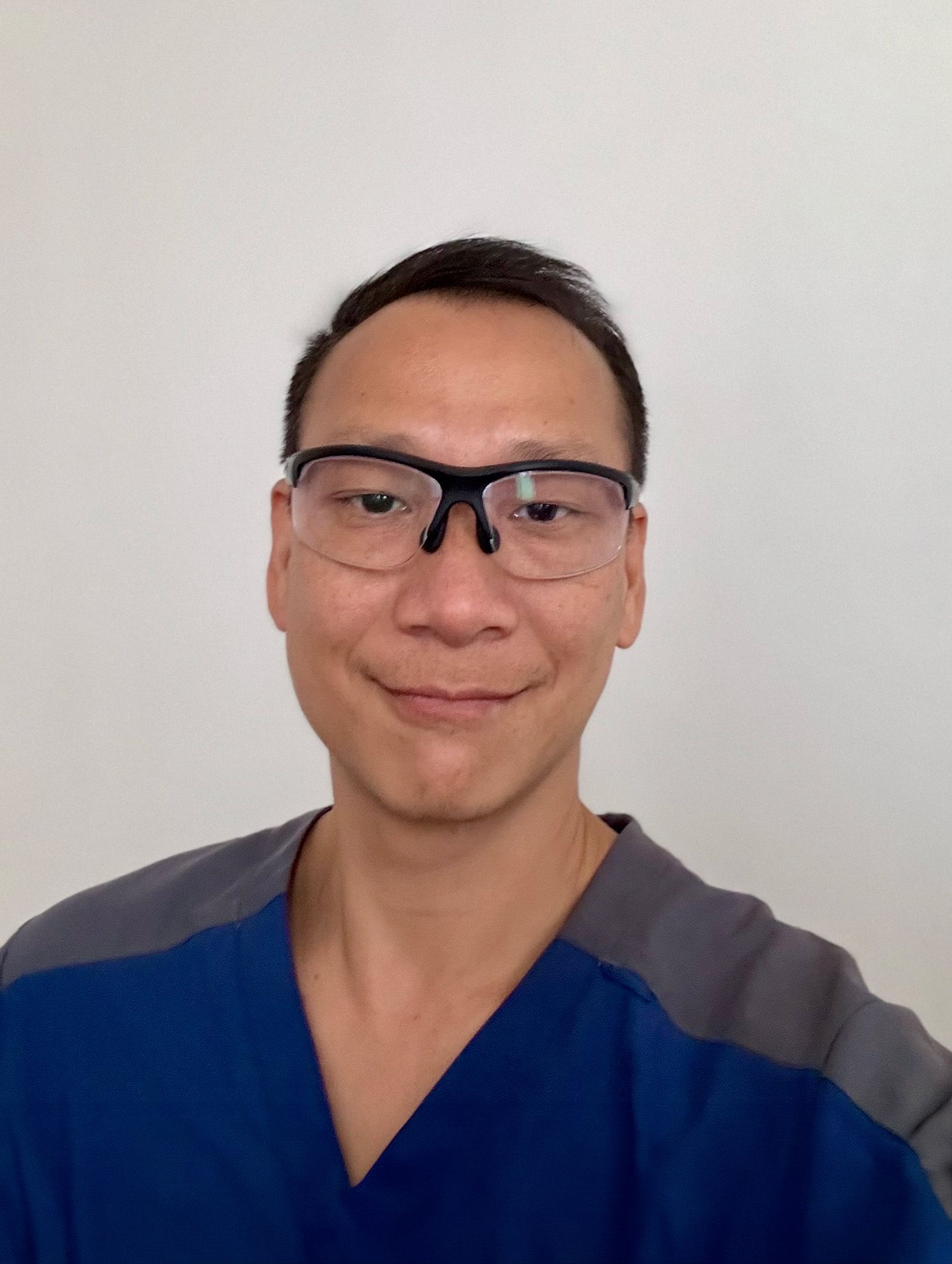 Image of Dr Loi Hoang, your local dentist.