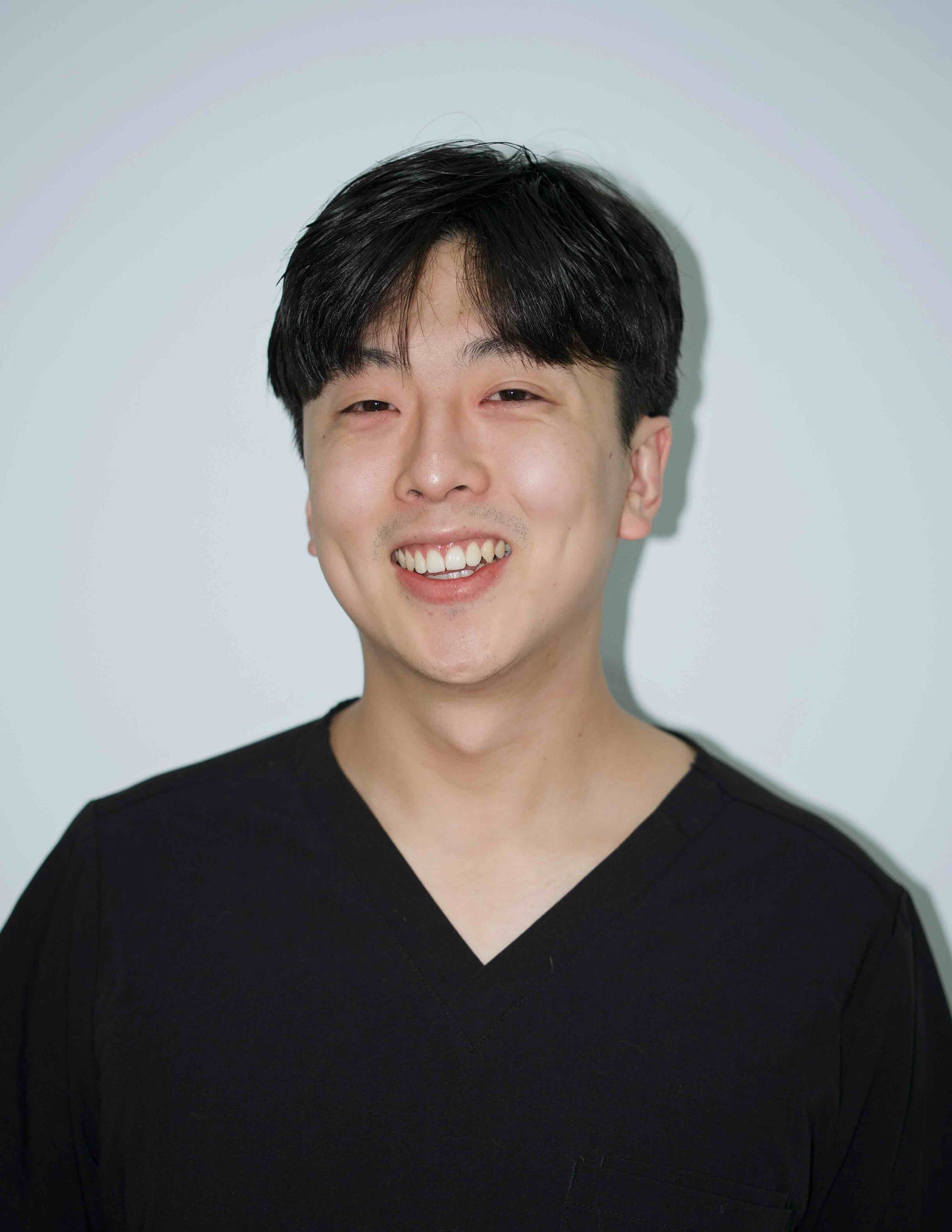 Image of Dr Brian Kim, your local dentist.